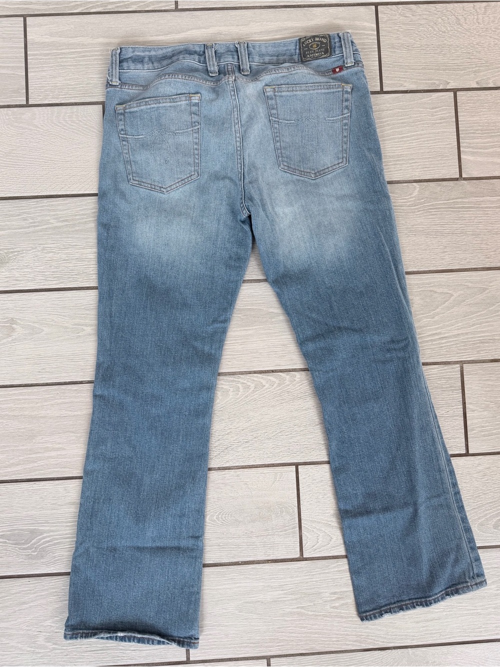 Lucky Brand Light Wash Flare Jeans- size 14/32 - Picture 5 of 6